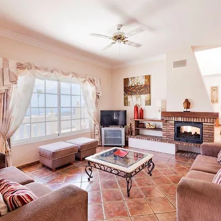 Villa Mercedes With Heated Pool And Wifi Internet *