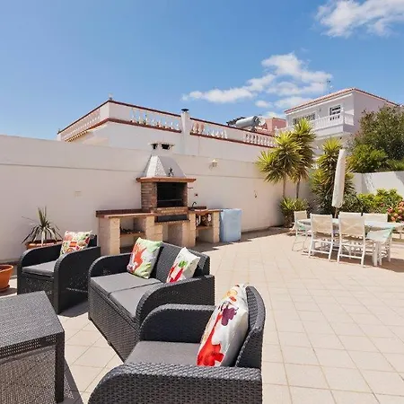 Villa Mercedes With Heated Pool And Wifi Internet