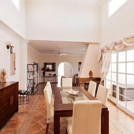 Villa Villa Mercedes With Heated Pool And Wifi Internet