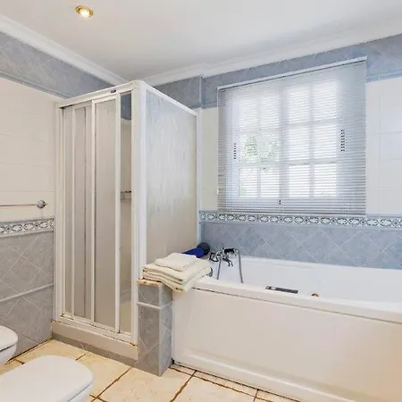 Villa Mercedes With Heated Pool And Wifi Internet