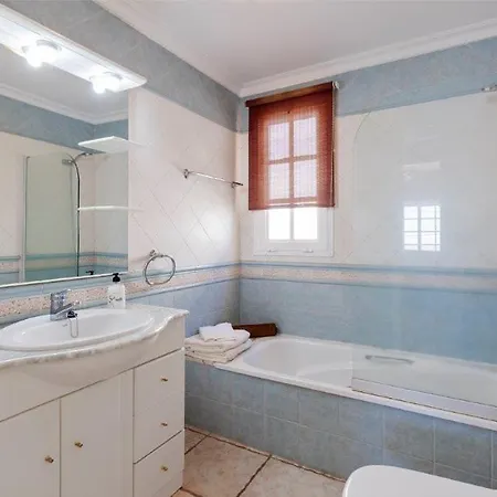 Villa Mercedes With Heated Pool And Wifi Internet